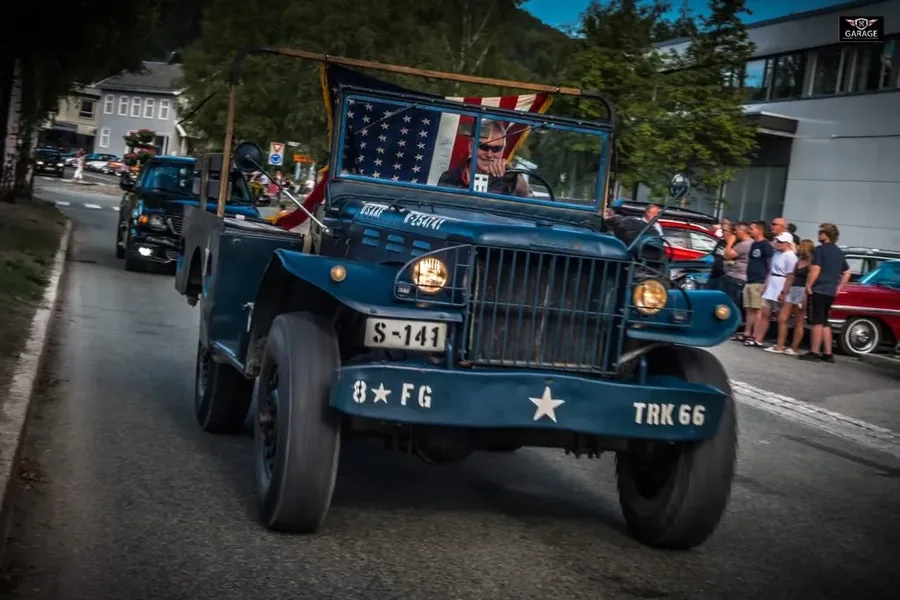 Amerikansk bil i sentrum
