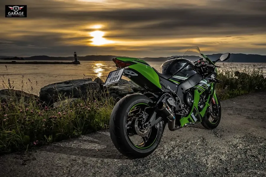 Kawasaki i kveldssol